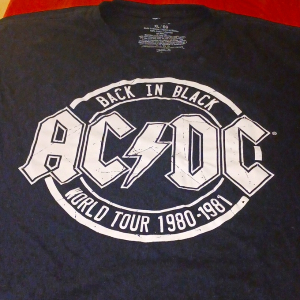 A balck/negro AC⚡️DC Xl large T